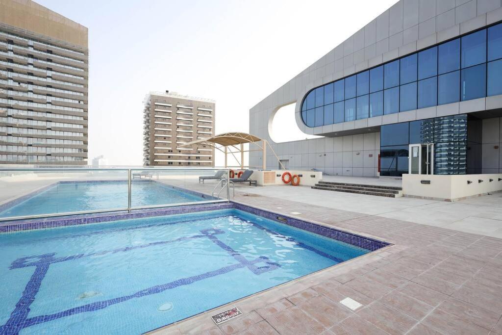 Spacious And Modern 2 Bedroom For Rent At Sports * Dubai