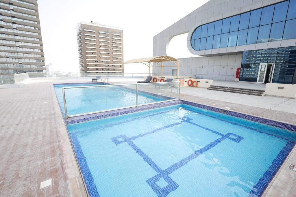 Spacious And Modern 2 Bedroom For Rent At Sports * Dubai
