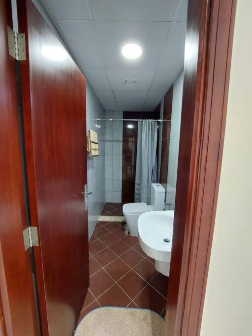 Spacious And Modern 2 Bedroom For Rent At Sports Dubai