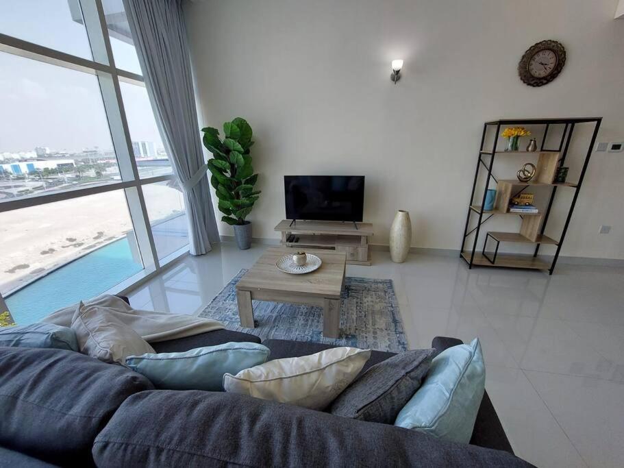 Spacious And Modern 2 Bedroom For Rent At Sports Dubai