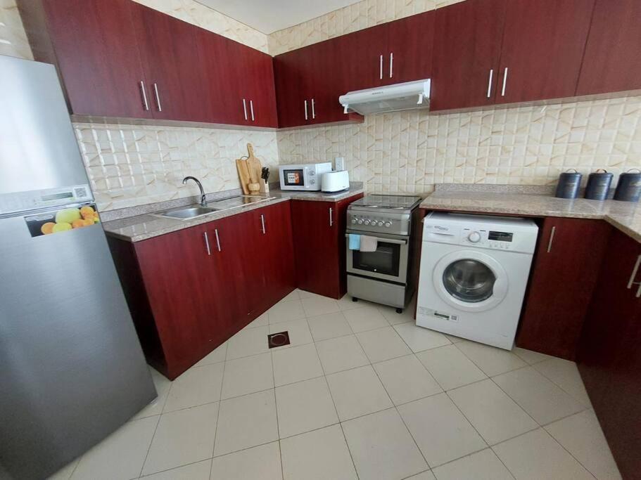 Spacious And Modern 2 Bedroom For Rent At Sports Dubai
