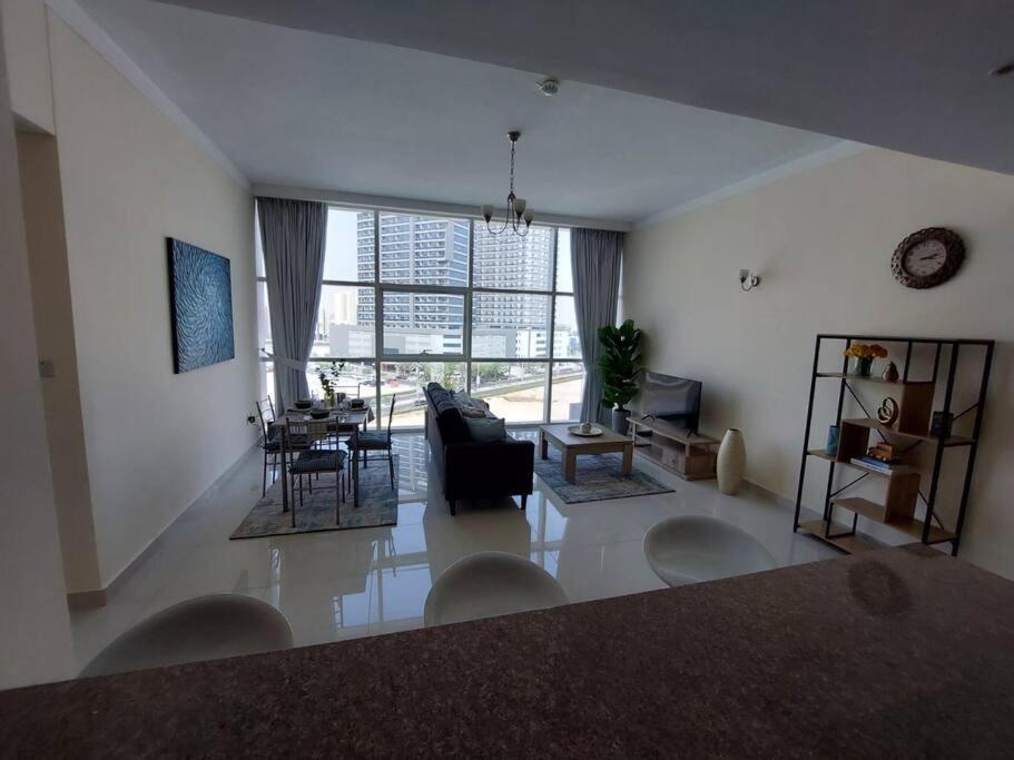 Apartment Spacious And Modern 2 Bedroom For Rent At Sports Dubai