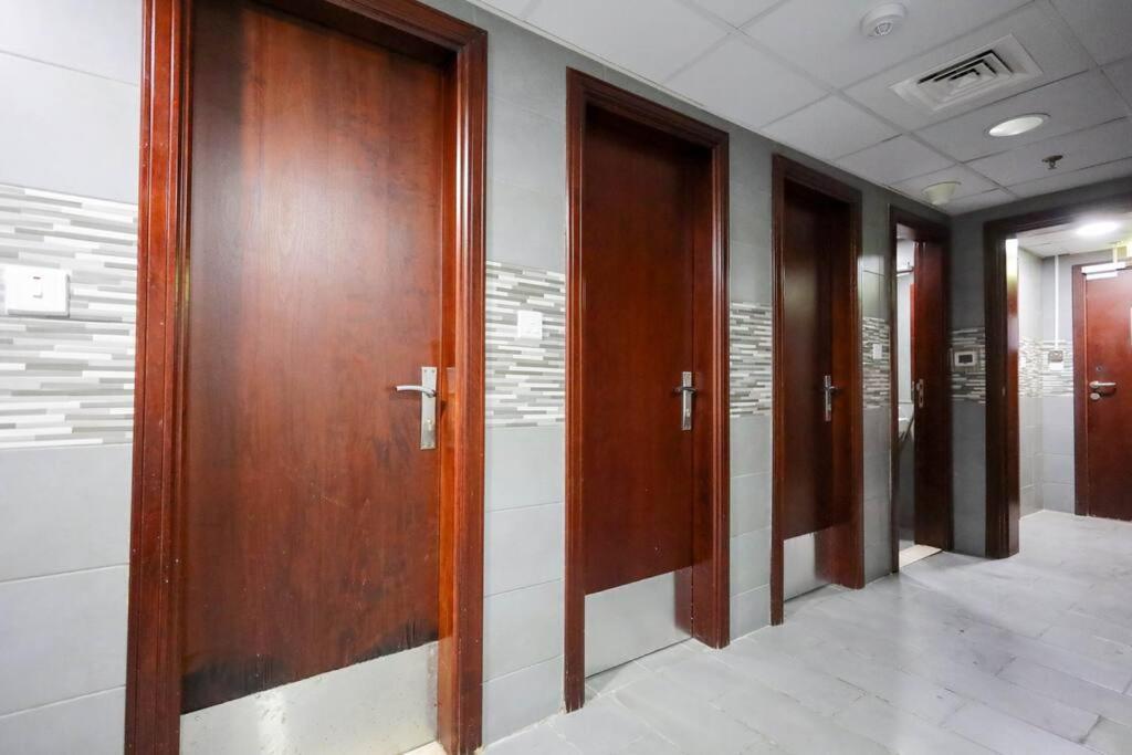 Spacious And Modern 2 Bedroom For Rent At Sports Dubai